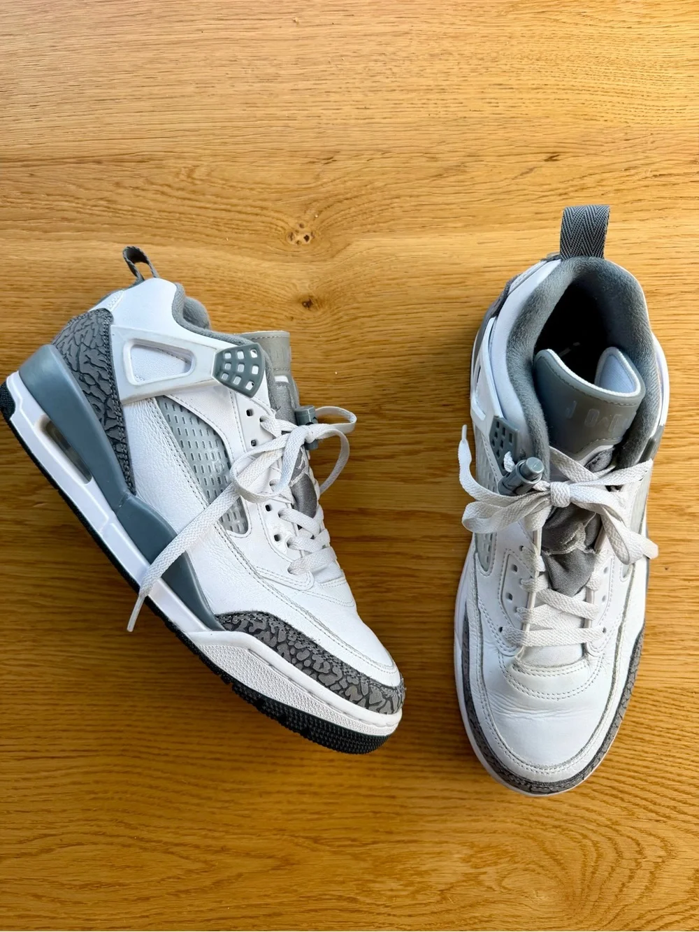 Jordan sneakers white